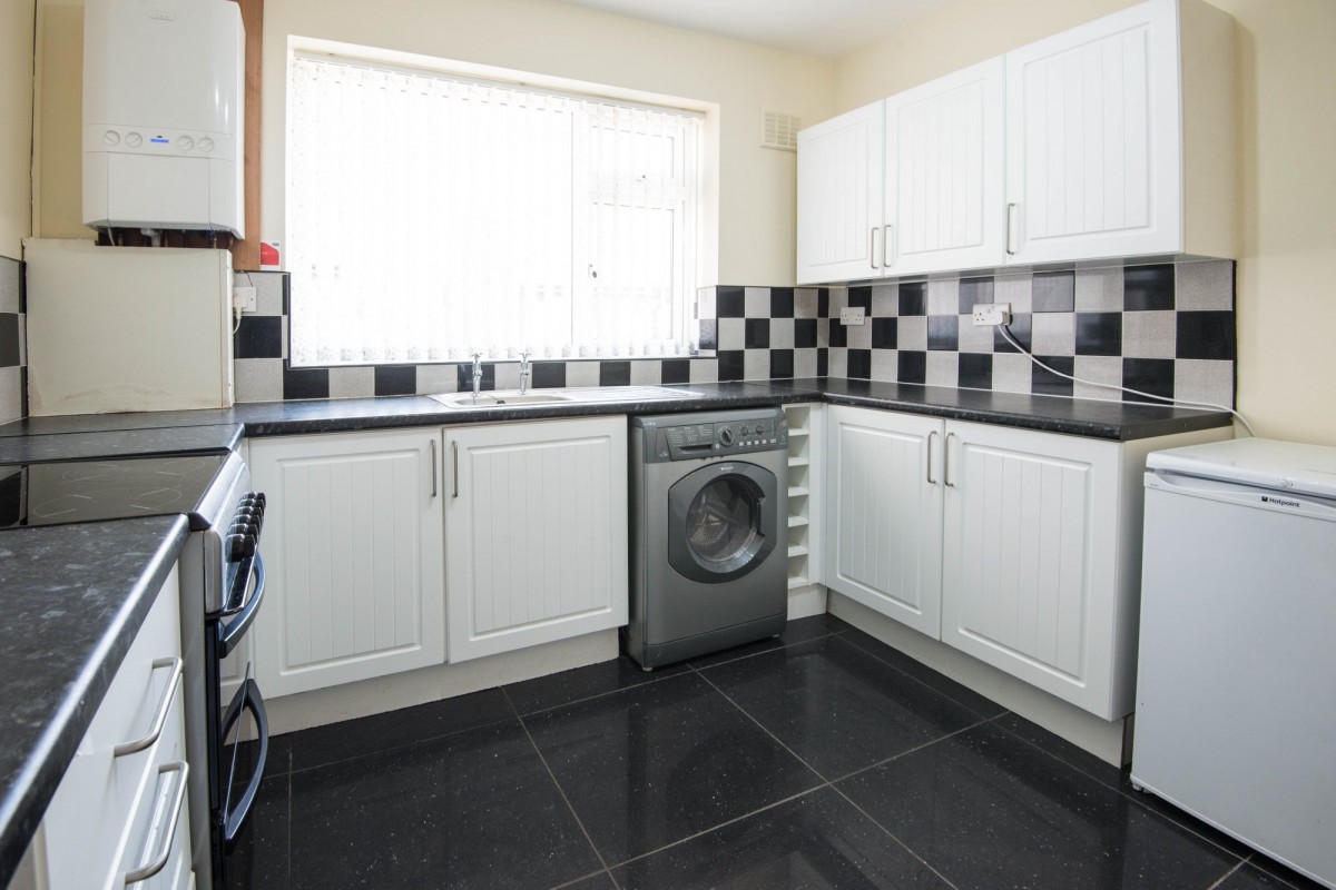 Images for Middlewood Road, Aughton. EAID:08687f08a08fe74e934a560e18eb0ef1 BID:1