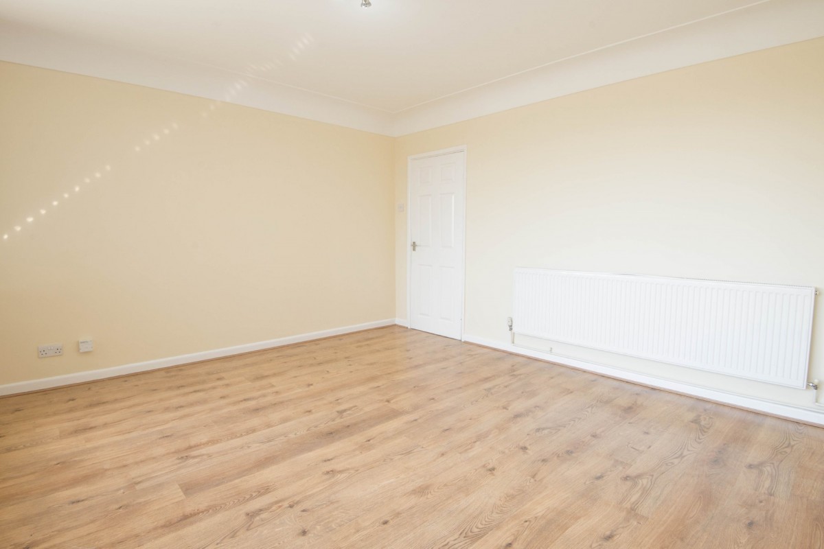 Images for Middlewood Road, Aughton. EAID:08687f08a08fe74e934a560e18eb0ef1 BID:1