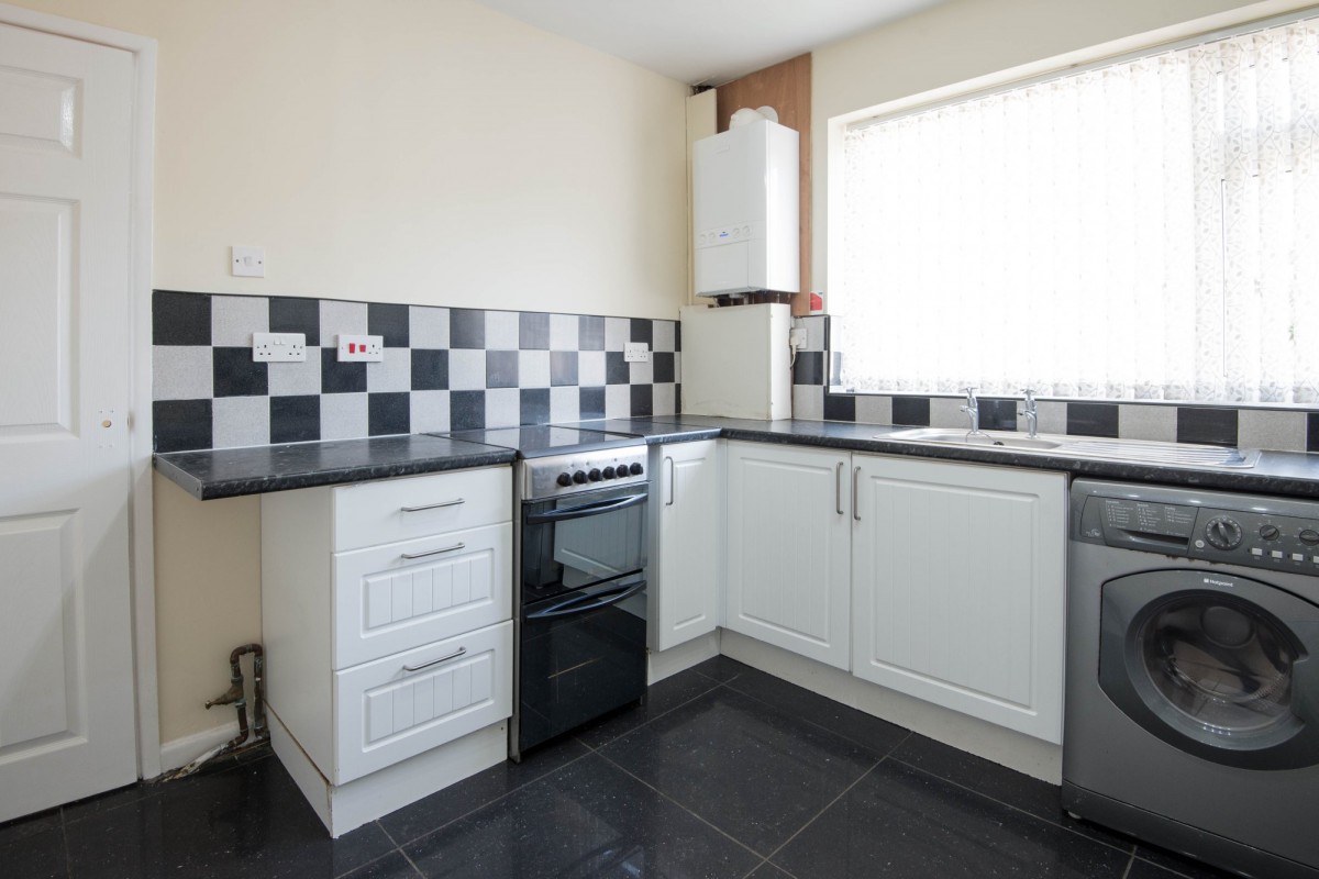 Images for Middlewood Road, Aughton. EAID:08687f08a08fe74e934a560e18eb0ef1 BID:1