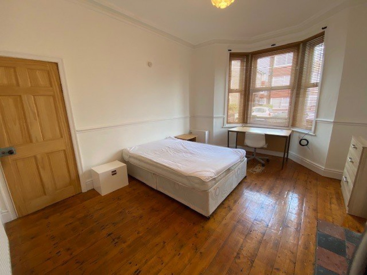 Images for Halsall Lane, Ormskirk. EAID:08687f08a08fe74e934a560e18eb0ef1 BID:1