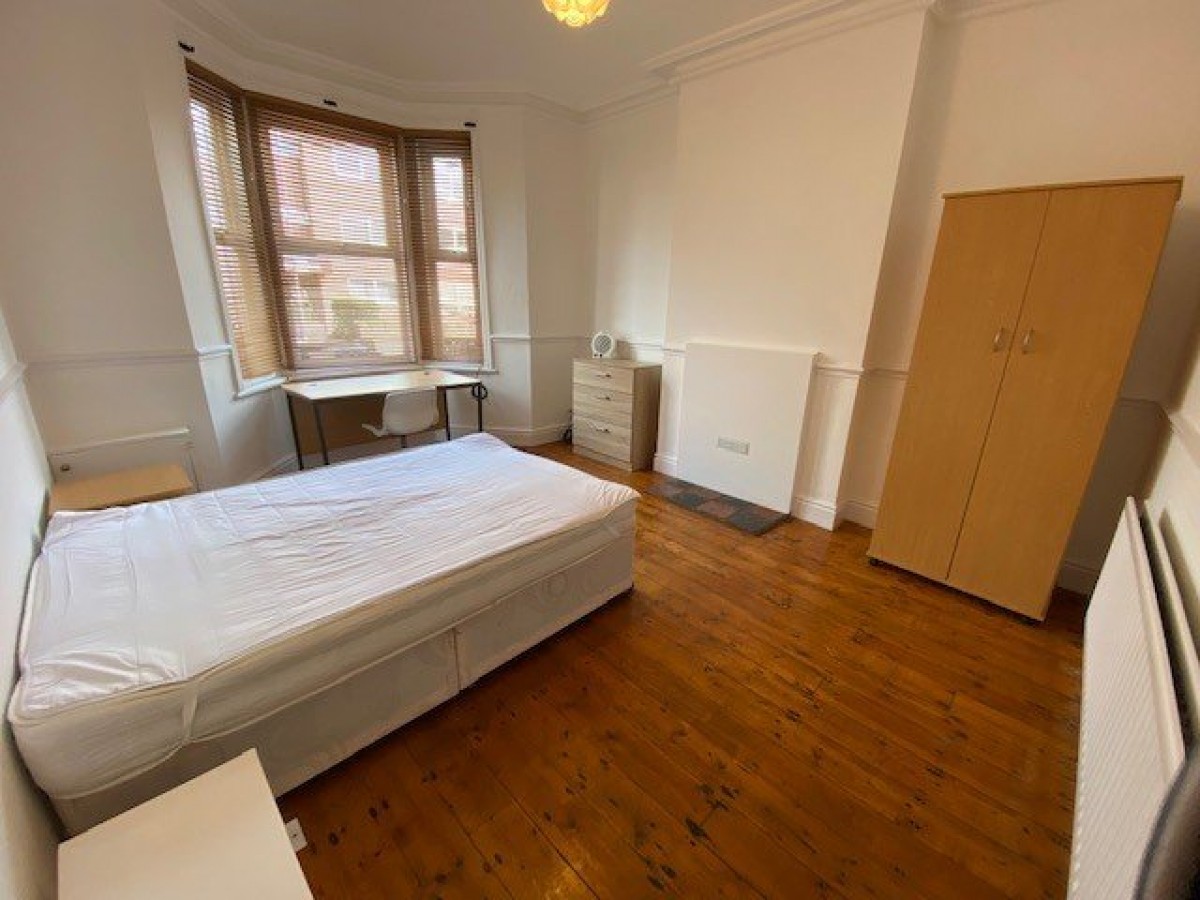 Images for Halsall Lane, Ormskirk. EAID:08687f08a08fe74e934a560e18eb0ef1 BID:1