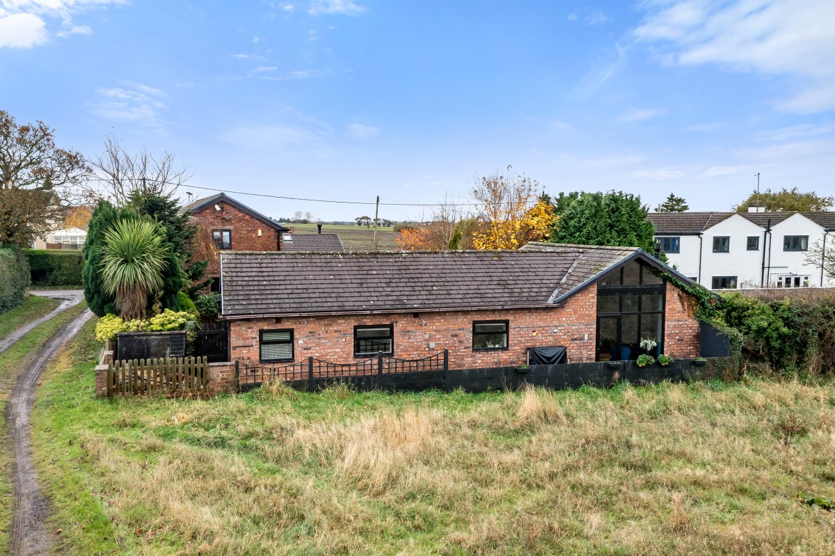 Images for Shepherds Barn Plus Two Bedroom Cottage, Aughton EAID:08687f08a08fe74e934a560e18eb0ef1 BID:2