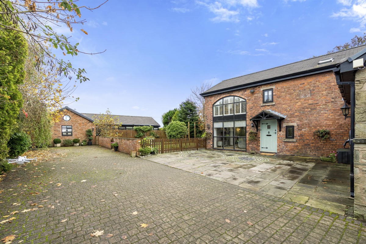 Images for Shepherds Barn Plus Two Bedroom Cottage, Aughton EAID:08687f08a08fe74e934a560e18eb0ef1 BID:2